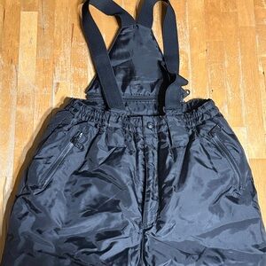 Gusti snow pants with removable suspenders